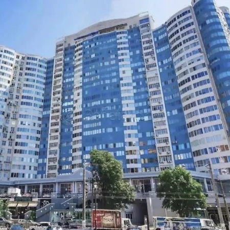 аркадія веліка 3х-кімнатна в центрі жк пальміра Apartment Odesa