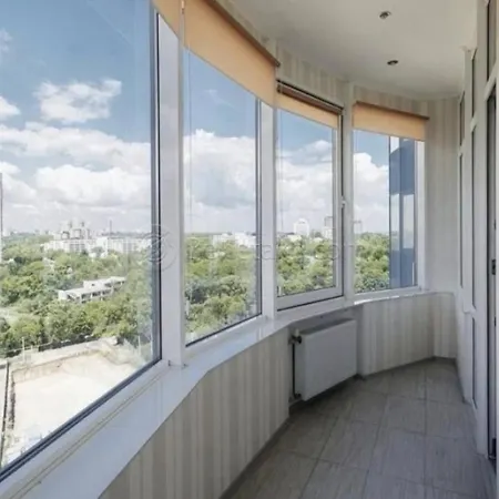 аркадія веліка 3х-кімнатна в центрі жк пальміра Apartment Odesa