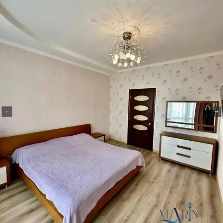 Apartment аркадія веліка 3х-кімнатна в центрі жк пальміра
